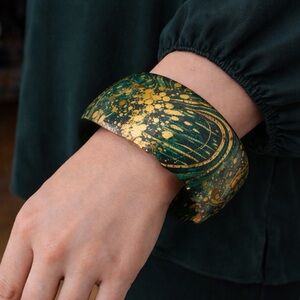 Wide artisan metal bangle green enamel gold tone unique vintage